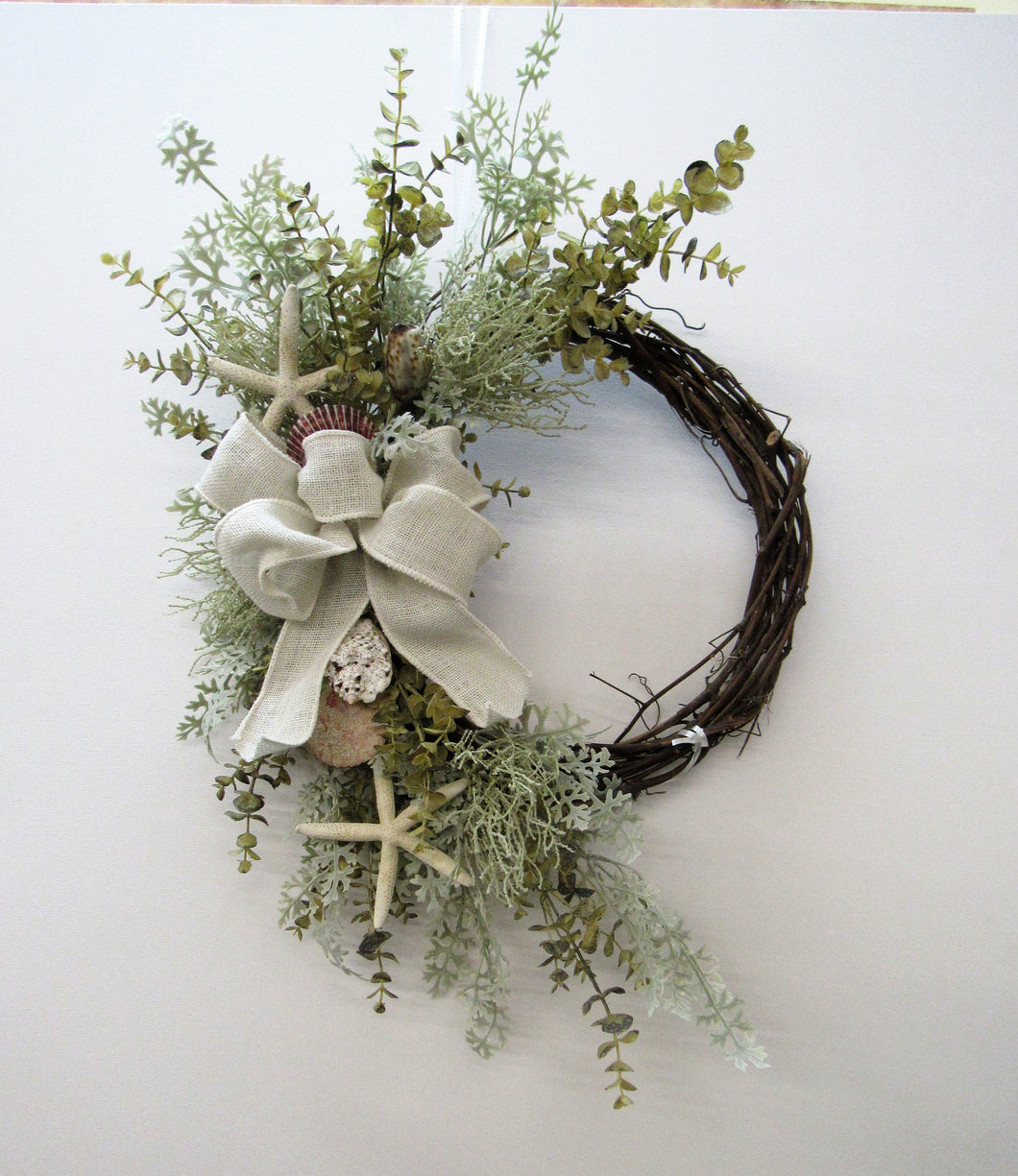 Gallery/AV16 - April's Garden Wreath